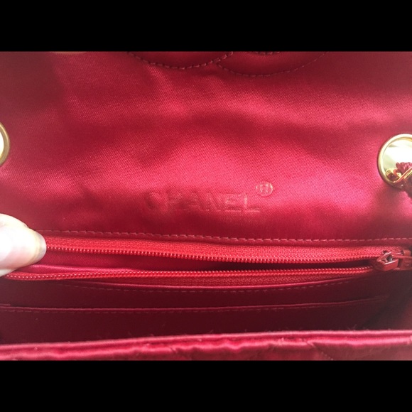 🔴🔴TRADED🔴🔴 Chanel red satin classic flap 24K - Picture 7 of 8